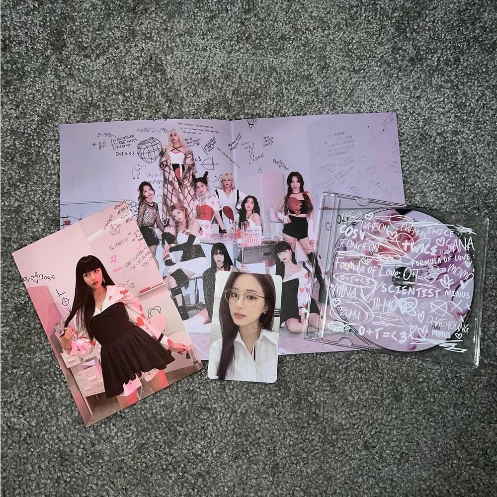 Twice Formula Of Love 3rd mini album! - Picture 2 of 2